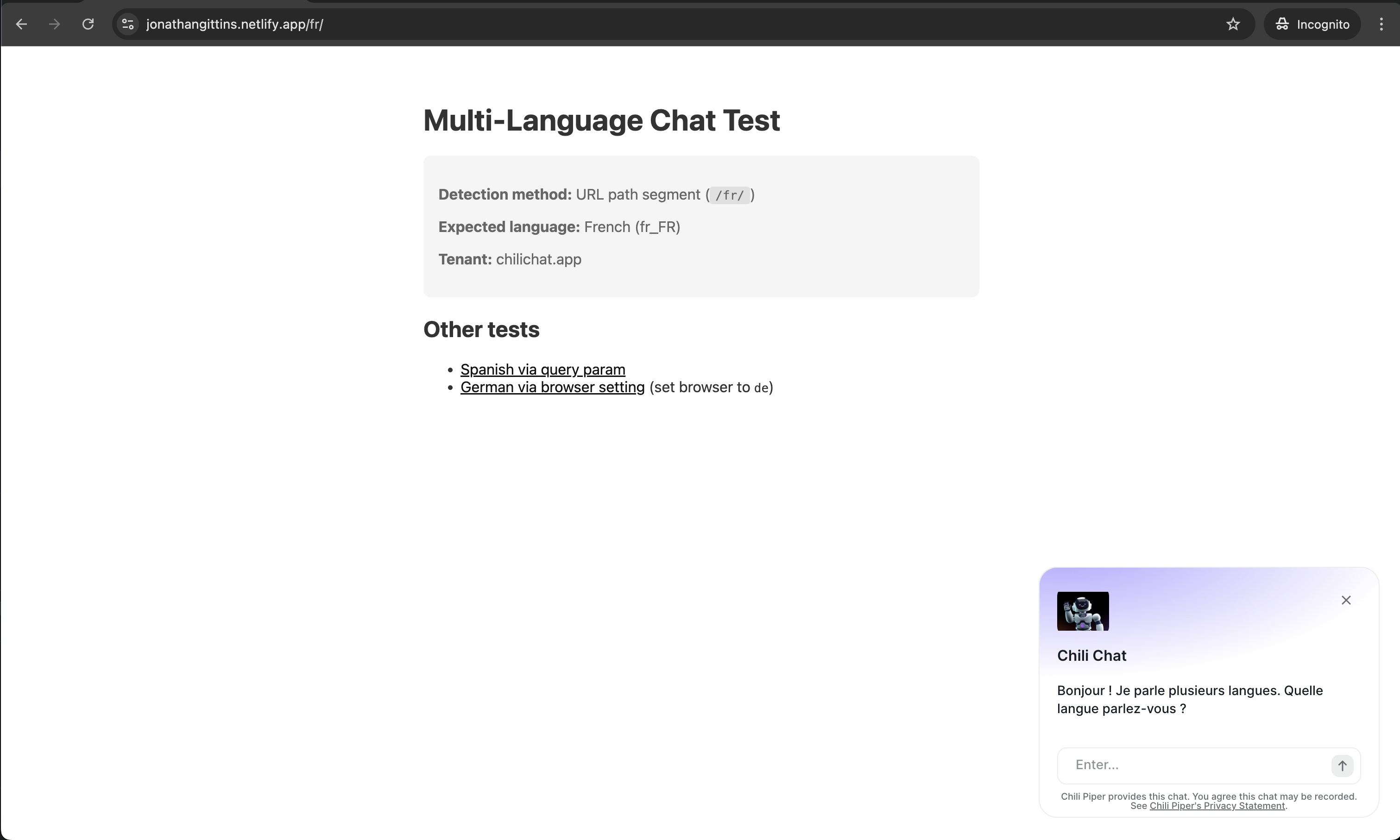 Chat widget showing French greeting on a /fr/ page